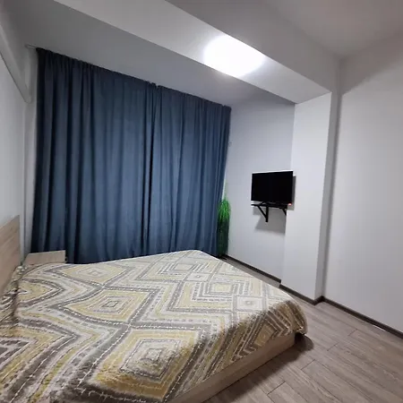 Moni * Năvodari